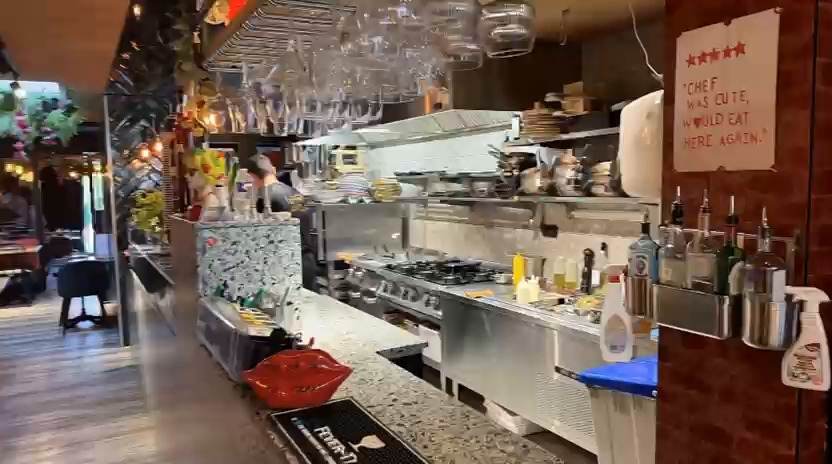 De open keuken van Via Napoli Pasta